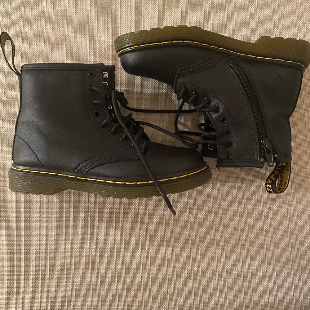 Dr martens toddler boots